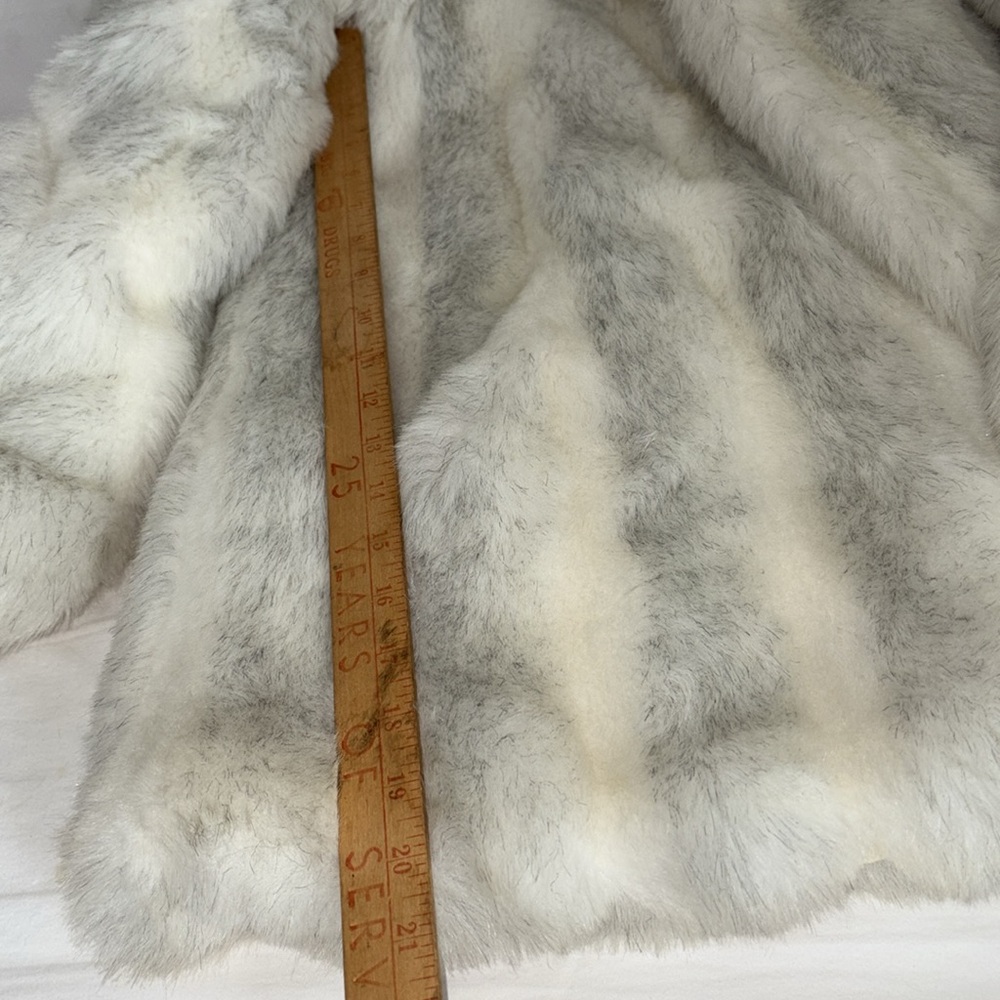 Faux fox fur white jacket sz.L-XL, 3 hook & eye closures, missing label.  $25 - Picture 12 of 12